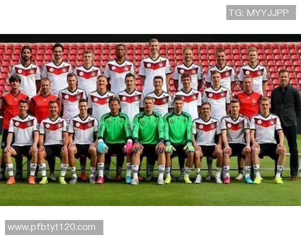 中国攀岩队首次斩获世界杯团体冠军 中国攀岩队首次斩获世界杯团体冠军