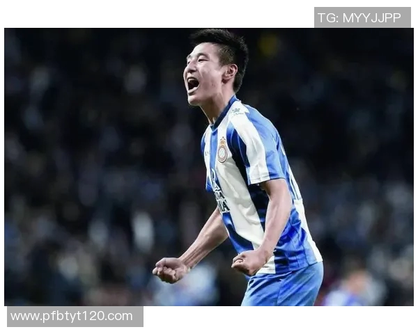 武磊赛场爆发小插曲，裁判如何处理？