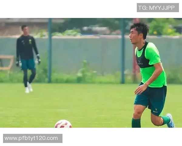 核心中场训练中意外受伤或将缺席球队下一场关键比赛